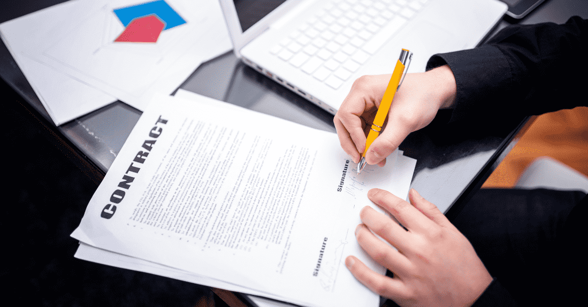 Things You Should Be Aware Of While Entering Into A Contract