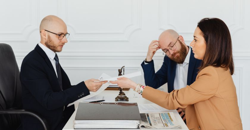 5 Questions Businesses Must Ask Before Hiring their First In-house Counsel